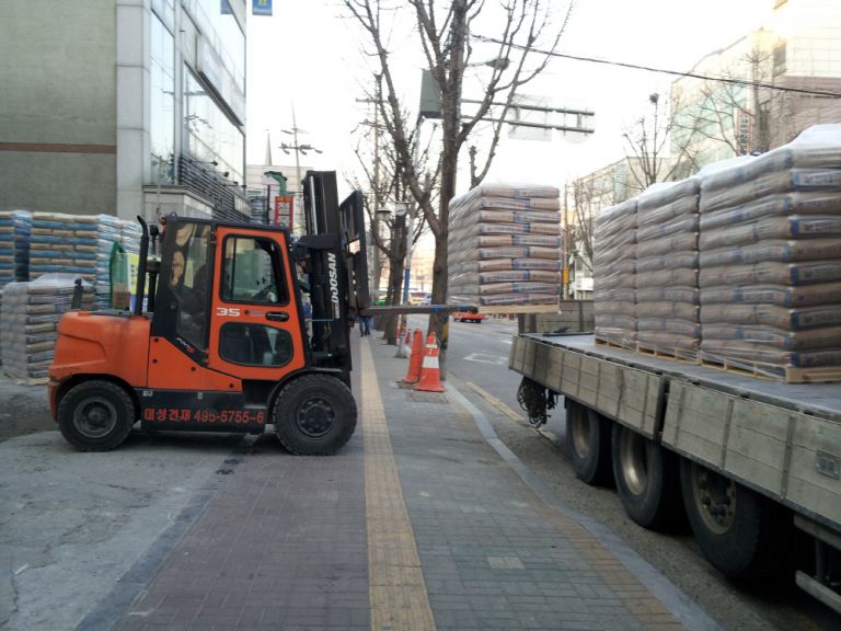 제2 창고- 시멘트